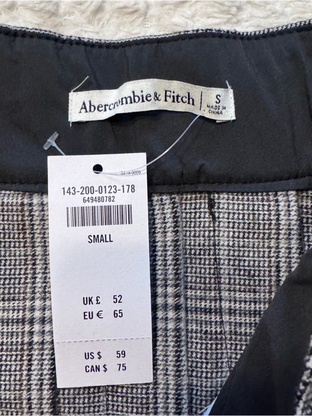NWT Abercrombie & Fitch Gray Plaid Pleated Mini Skirt Small Academia Preppy - Picture 4 of 5